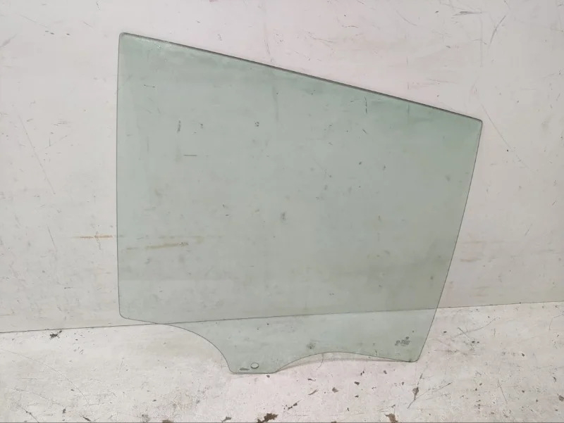 Стекло BMW X5 2006-2013 E70