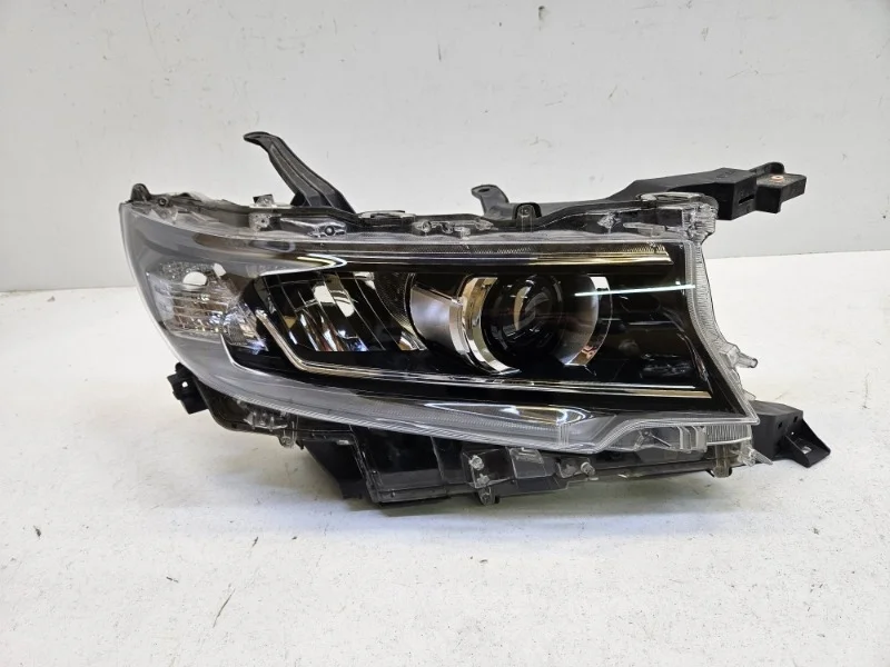 Фара Toyota Land Cruiser Prado 2017-2024 150