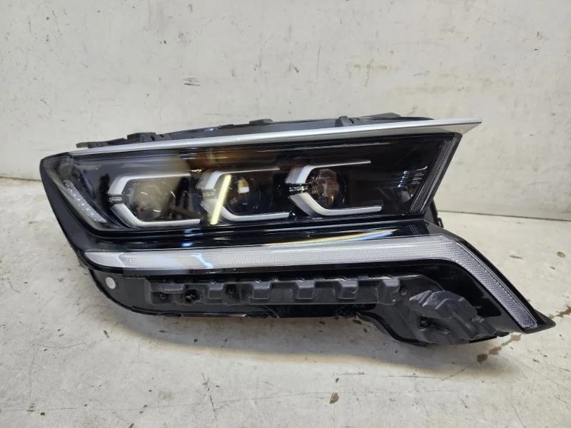 Фара Kia Sorento 2020-2023 4