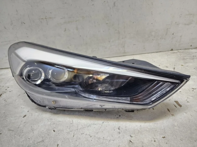 Фара Hyundai Tucson 2015-2018 3