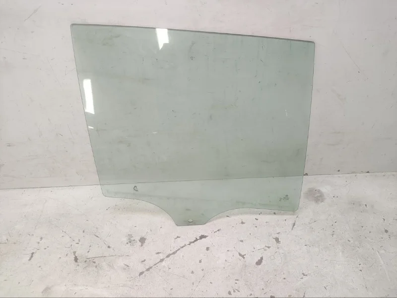 Стекло BMW X5 2006-2013 E70