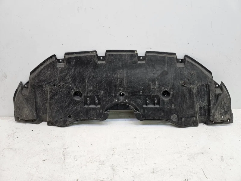 Пыльник бампера Toyota Camry 2017-2024 70