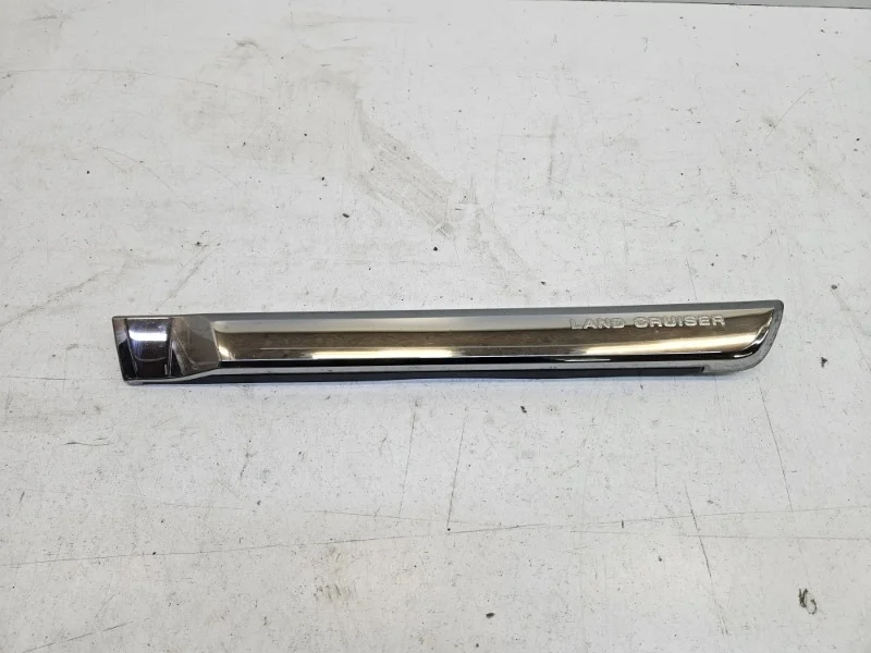 Молдинг двери Toyota Land Cruiser 2007-2021