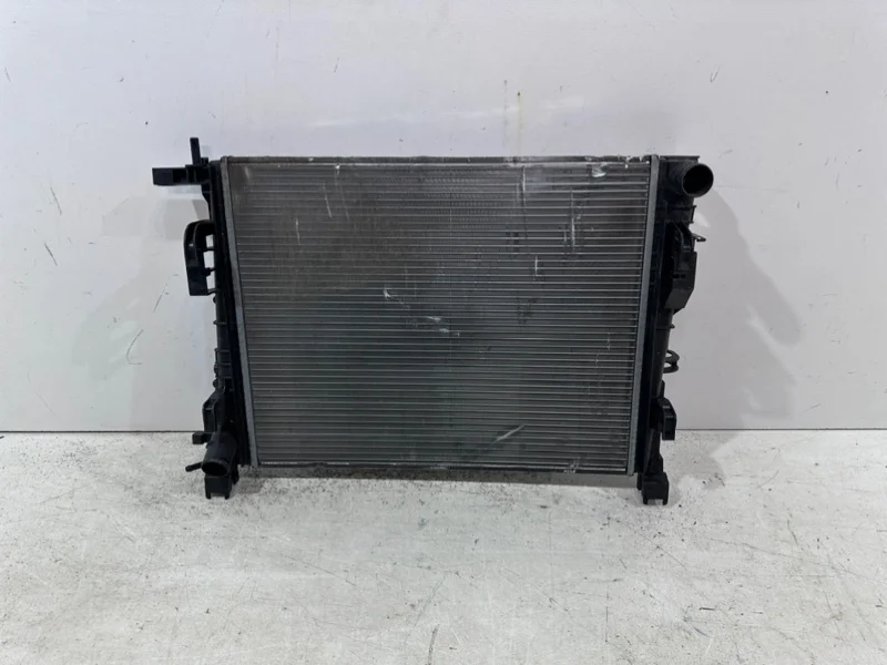 Радиатор охлаждения Renault Kaptur 2016-