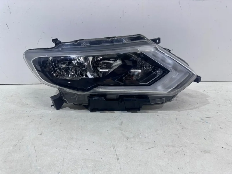 Фара Nissan X-Trail 2017- T32