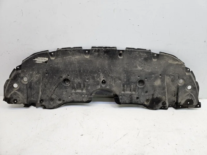 Пыльник бампера Toyota Camry 2017-2024 70