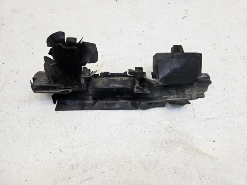 Дефлектор радиатора Toyota Camry 2017-2024 70