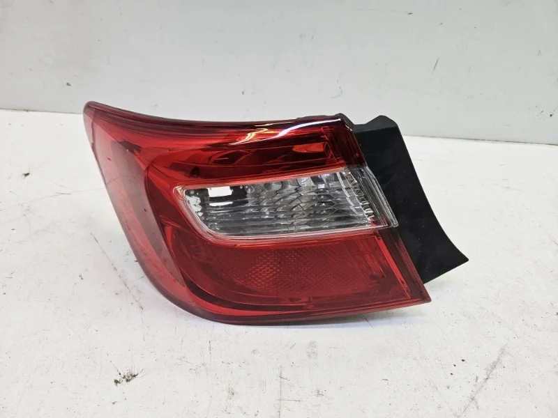 Фонарь Toyota Camry 2011 50