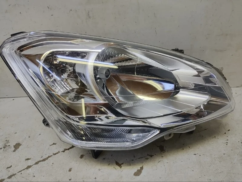 Фара Citroen Berlingo 2008- B9