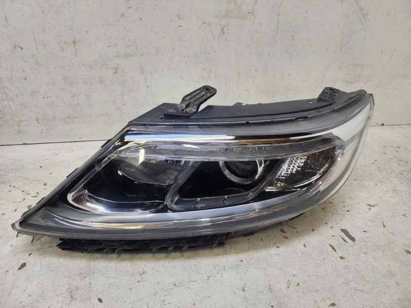 Фара Kia Sorento 2012-2018