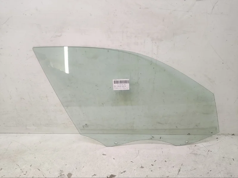 Стекло BMW X1 2009-2015 E84