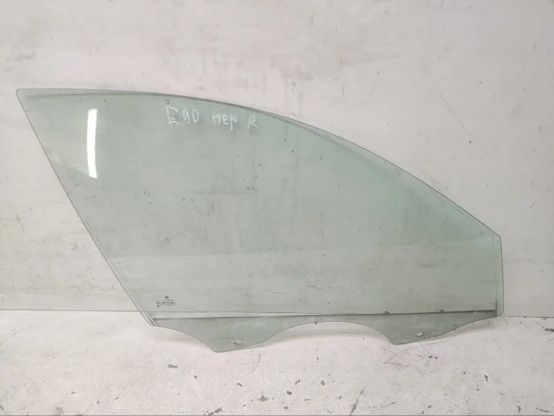 Стекло BMW 3er 2005-2012 E90