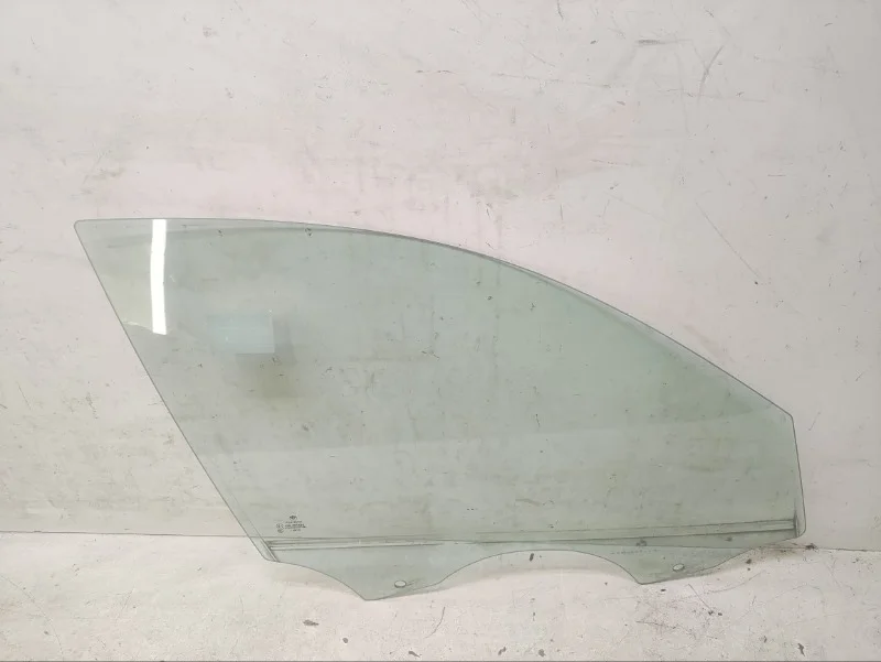 Стекло BMW 3er 2005-2012 E90