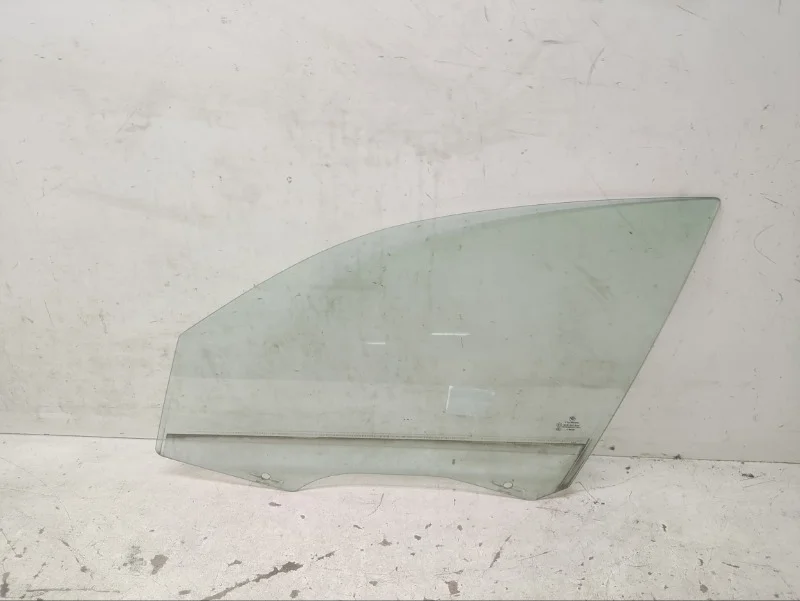 Стекло BMW 1er 2004-2013 E87