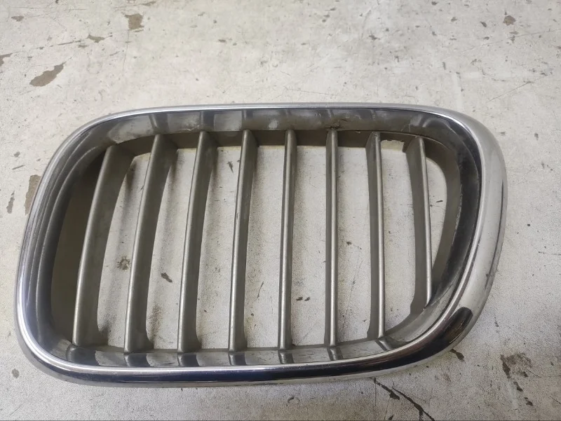 Решетка радиатора BMW X5 1999-2006 E53