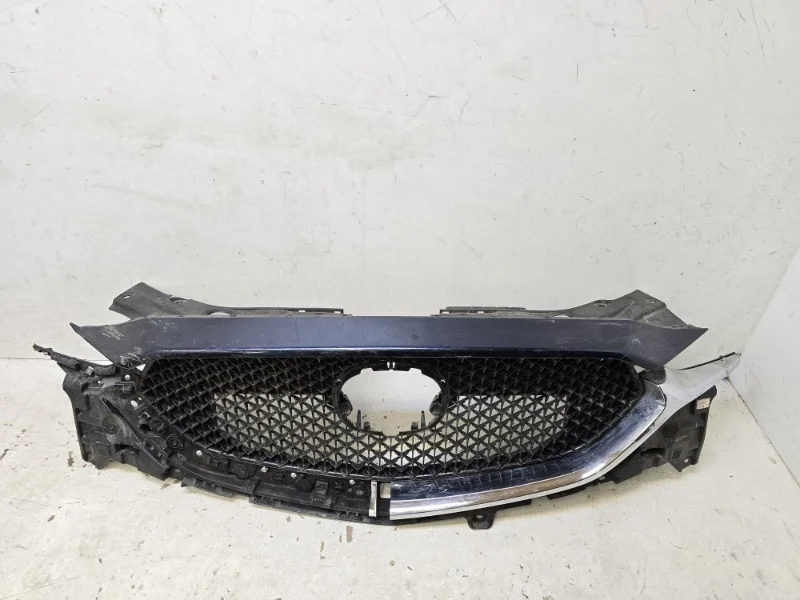 Решетка радиатора Mazda CX-5 2017-2021