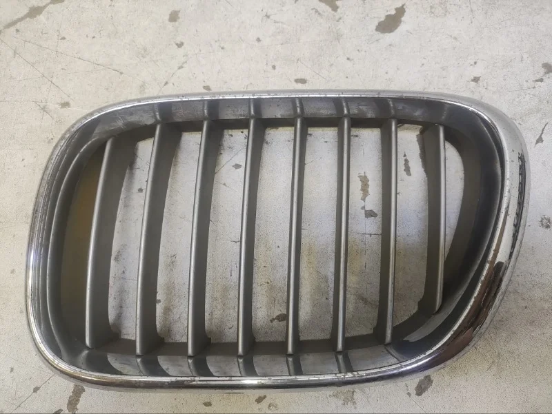 Решетка радиатора BMW X5 1999-2006 E53