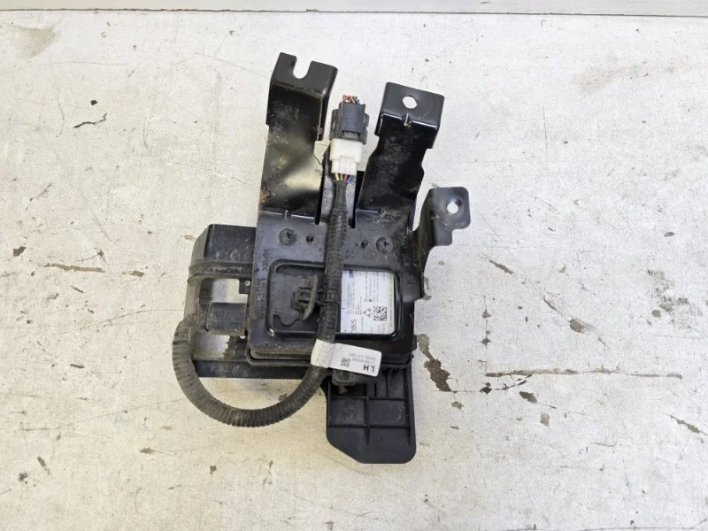 Датчик слепой зоны Hyundai Sonata 2019- DN8