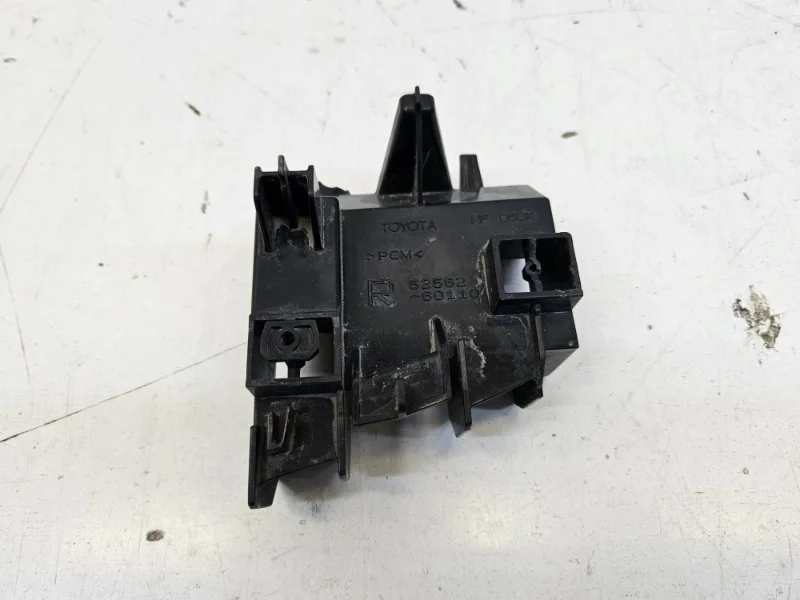 Кронштейн фонаря Toyota Land Cruiser Prado 2017-2024 150