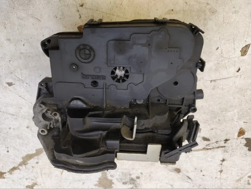 Замок двери BMW X1 2009-2015 E84