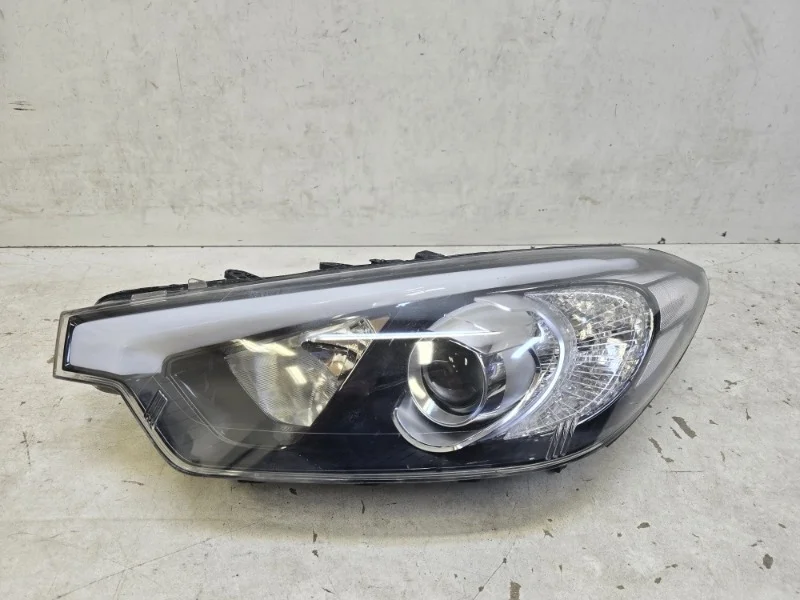 Фара Kia Cerato 2013-