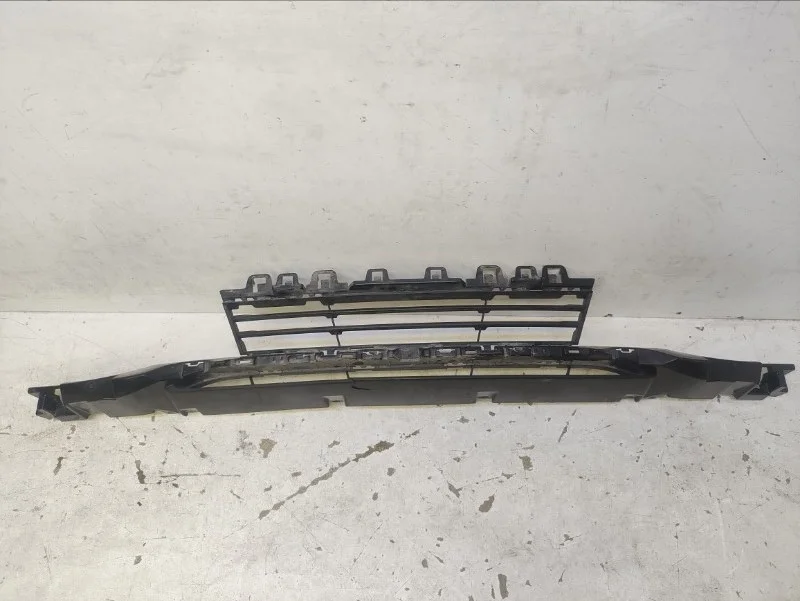 Решетка бампера BMW 3er 2015-2019 F30