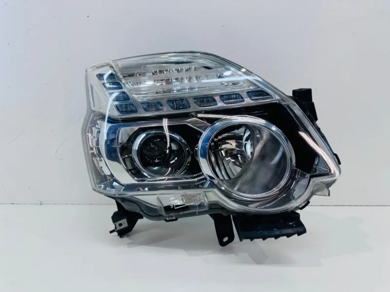 Фара Nissan X-Trail 2010-2015 T31