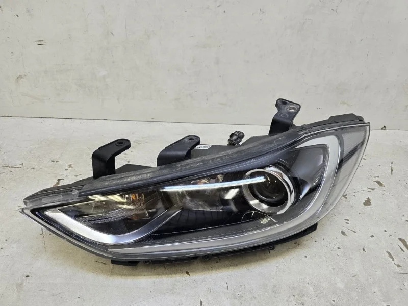 Фара Hyundai Elantra 2016-2018