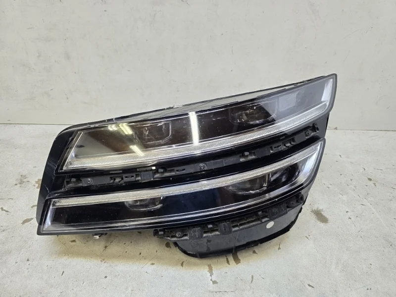 Фара Genesis G80 2016-2024