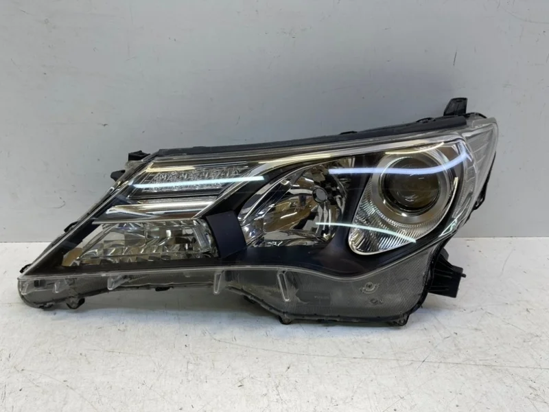 Фара Toyota RAV4 2012-2015 40
