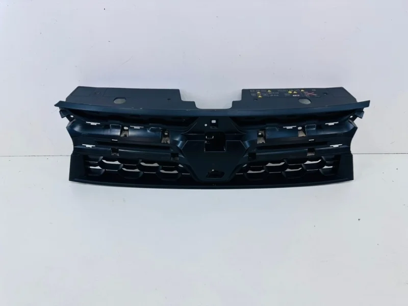 Решетка радиатора Renault Duster 2015-2021