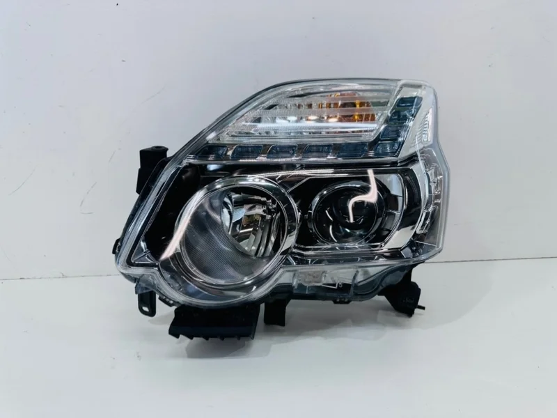 Фара Nissan X-Trail 2010-2015 T31