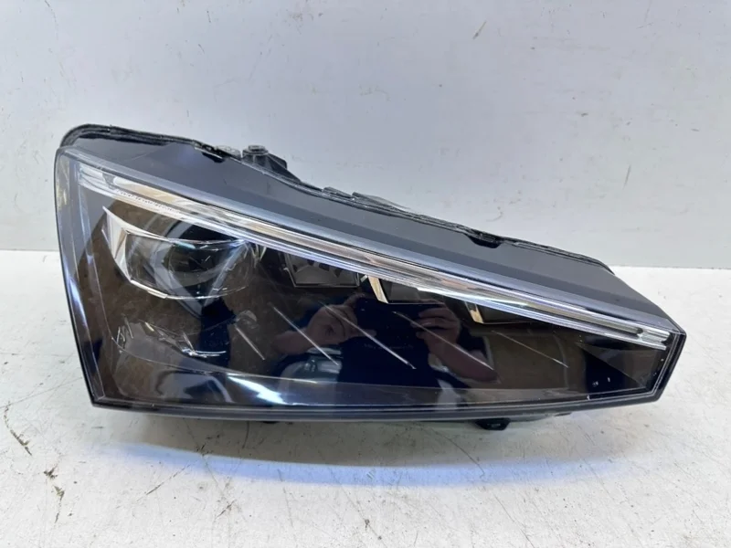 Фара Skoda Rapid 2019-2024