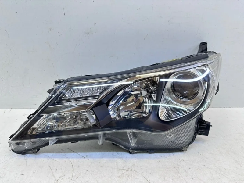 Фара Toyota Rav4 2012-2015 40