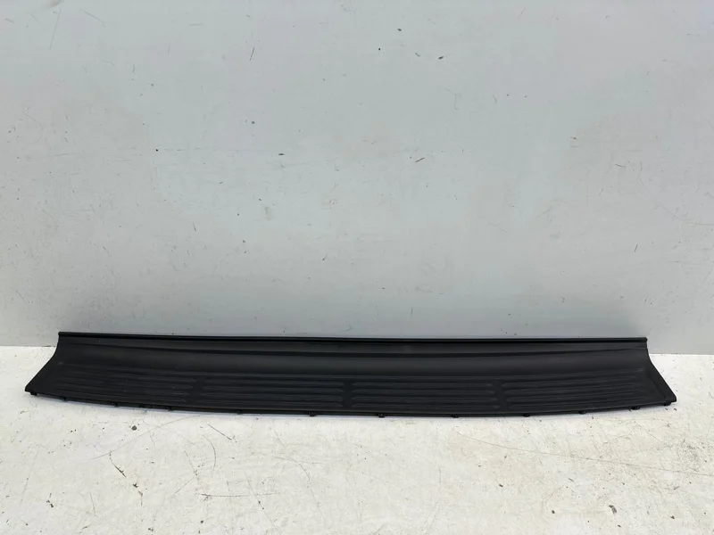 Накладка бампера LEXUS LX570 2016-2023