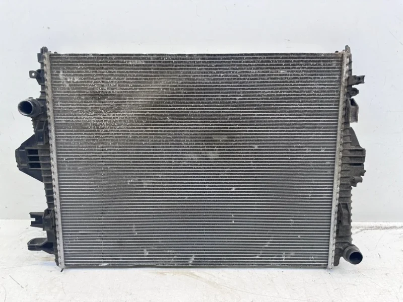 Радиатор двс Volkswagen Touareg 2011-2018