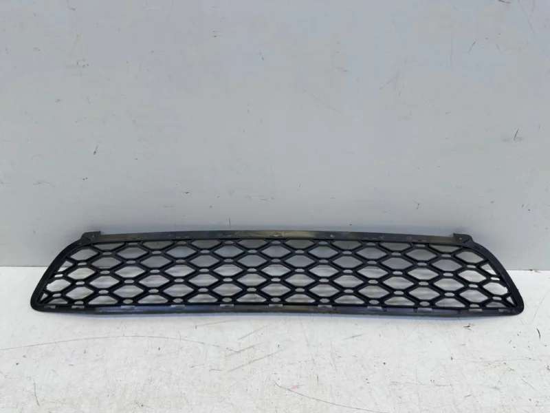 Решетка бампера Kia Rio 2006-2011