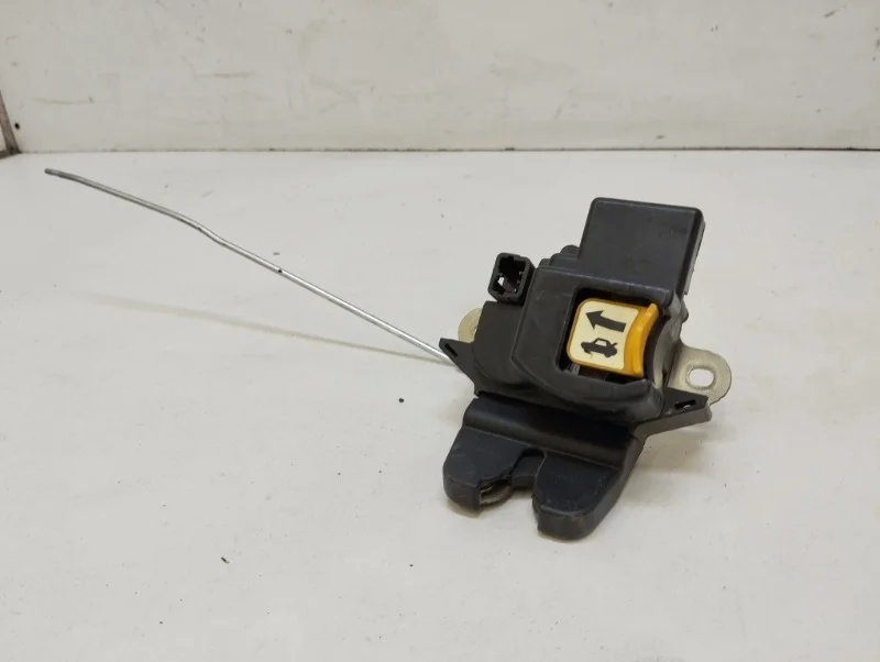 Замок багажника Hyundai Solaris 2011-2017