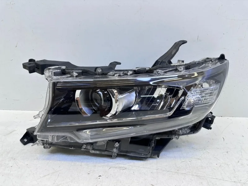 Фара Toyota Land Cruiser Prado 2017-2024 150