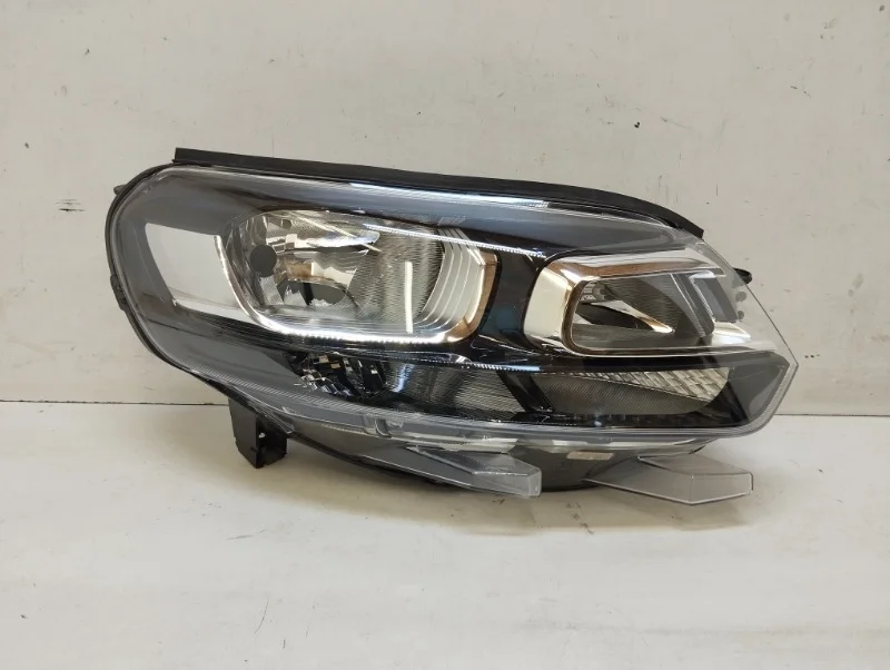 Фара Citroen SpaceTourer 2016-2023