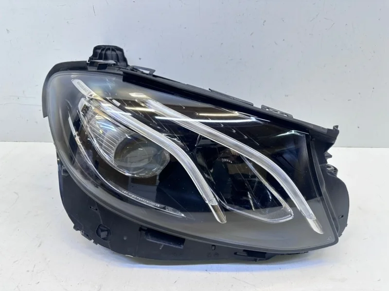 Фара Mercedes-Benz -Class 2016-2021
