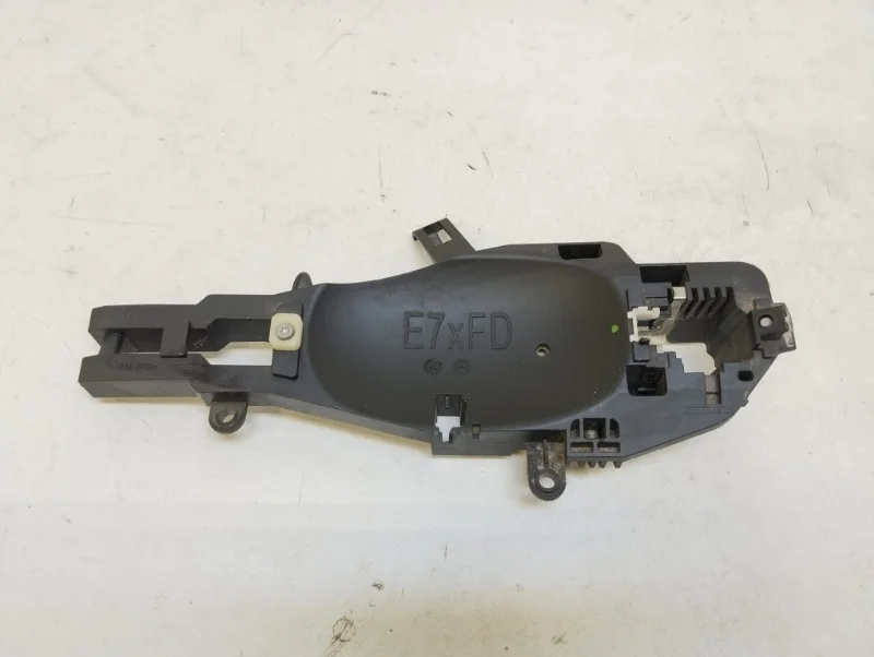 Кронштейн ручки двери BMW 3er 2005-2013 E90