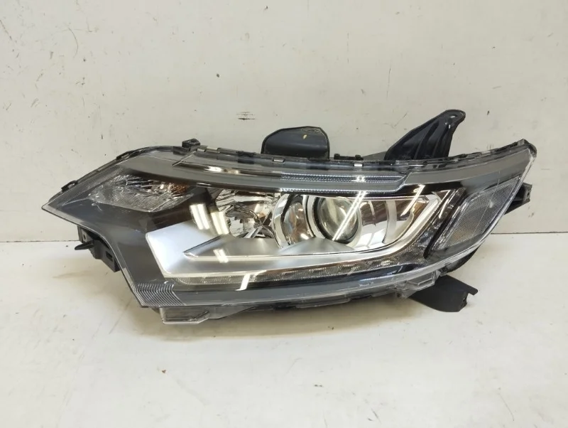 Фара Mitsubishi Outlander 2015-2018 3