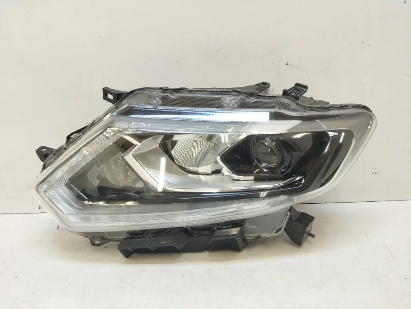 Фара Nissan X-Trail 2013-2019 T32