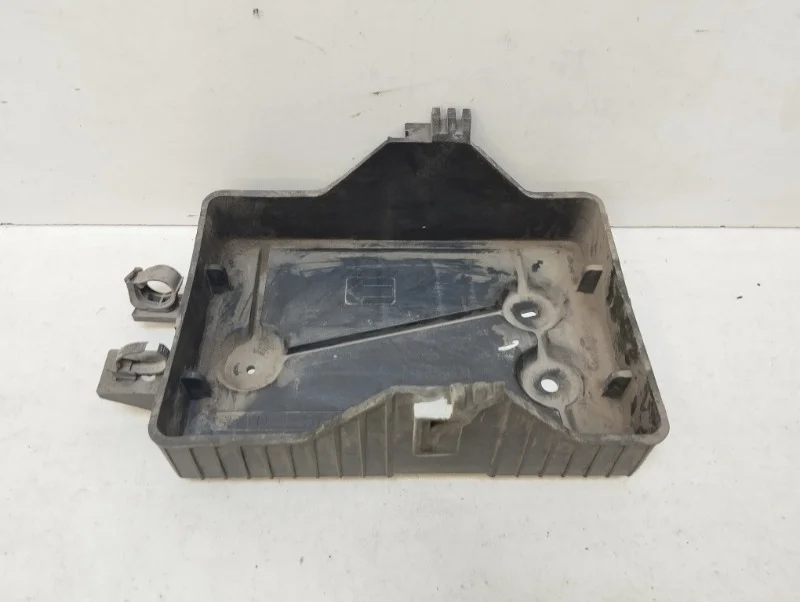 Площадка акб Mazda 6 2007-2013 GH