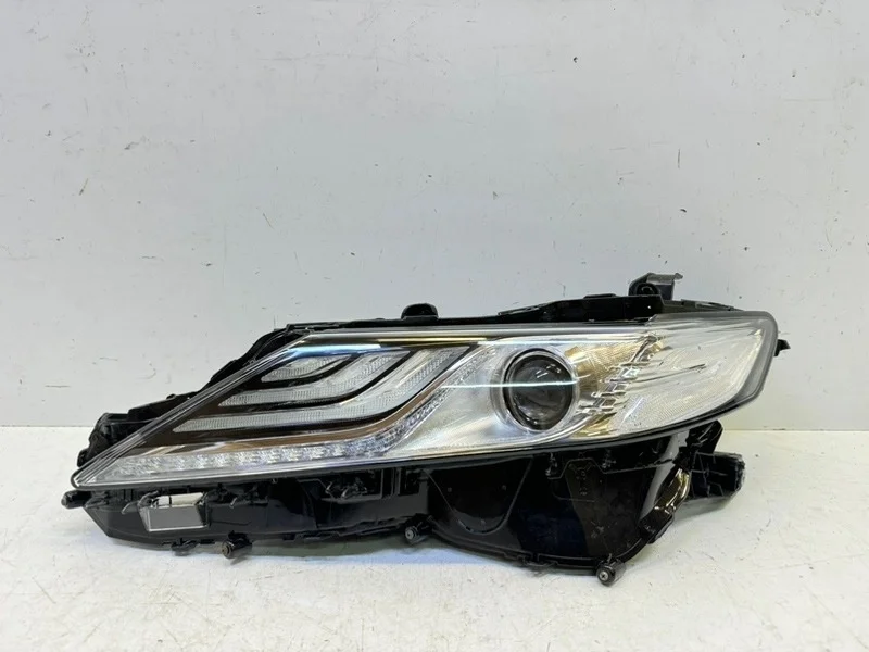 Фара Toyota Camry 2017-2021 XV70