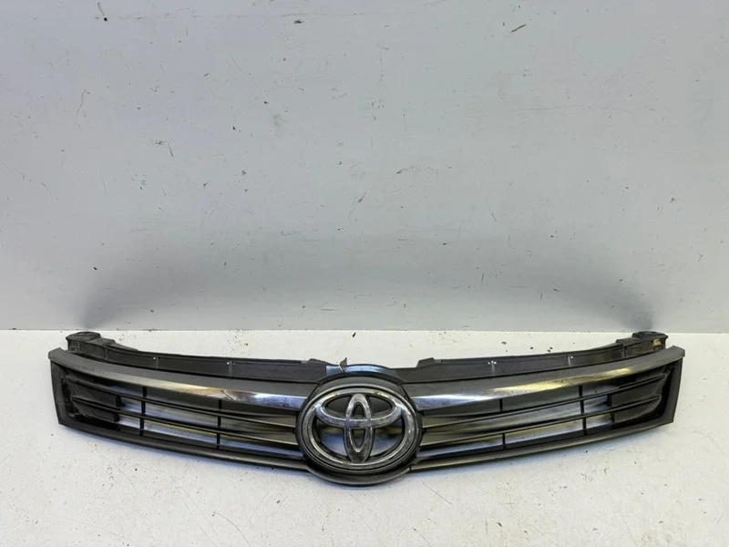 Решетка радиатора Toyota Camry 2014-2017 V50