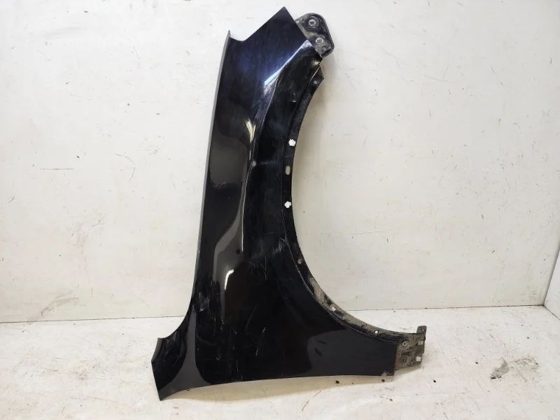 Крыло Volkswagen Touareg 2010-2017