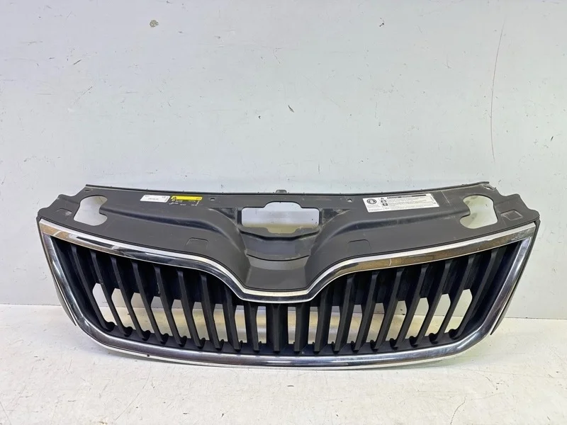 Решетка радиатора Skoda Rapid 2013-2020