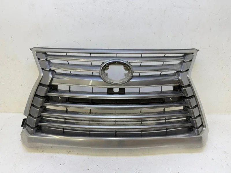 Решетка радиатора Lexus LX570 2016- 3